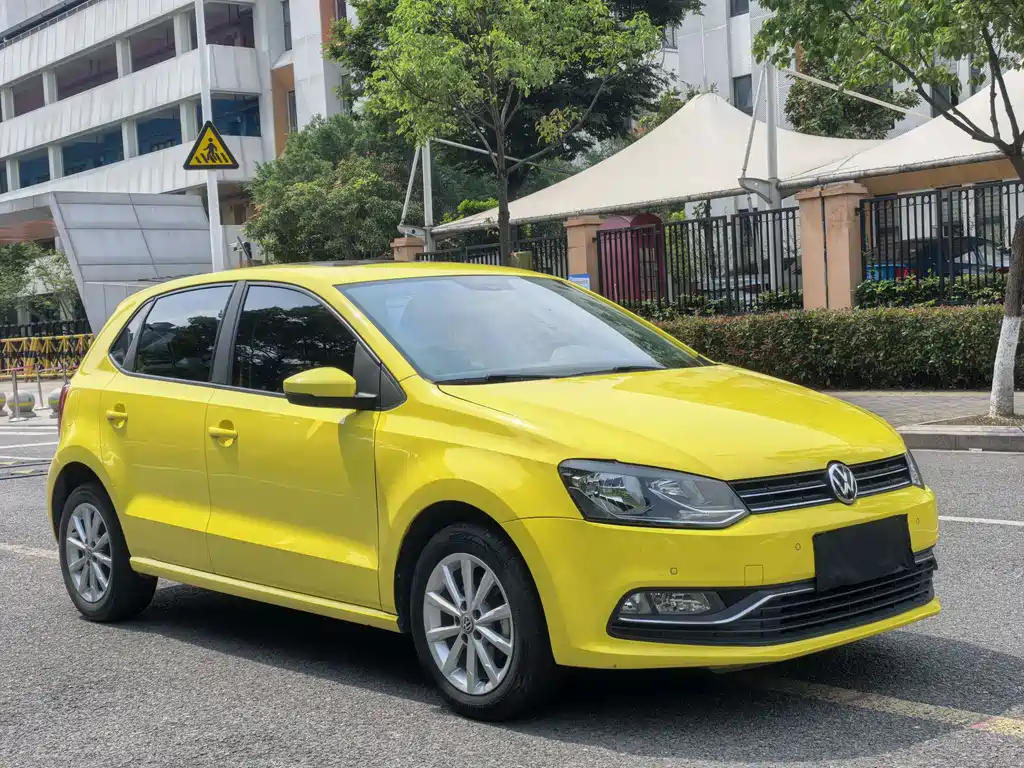 Volkswagen Polo 2015 — фото 2