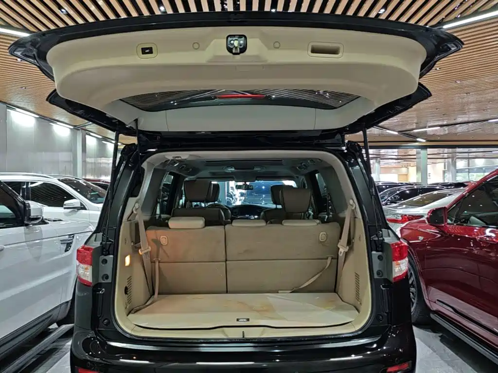Nissan Quest 2015 — фото 19