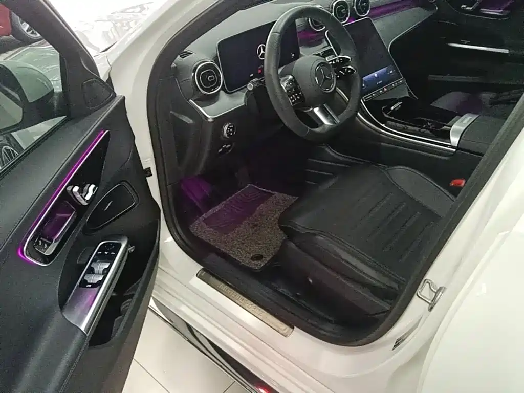 Mercedes-Benz C-Class 2023 — фото 16