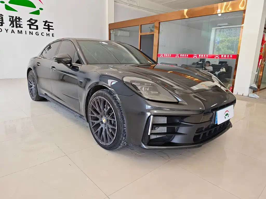 Porsche Panamera 2025