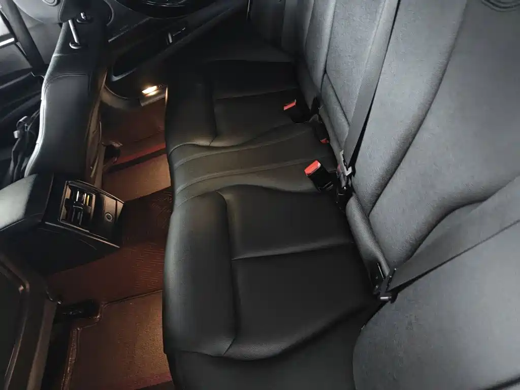 BMW 3 Series 2016 — фото 13