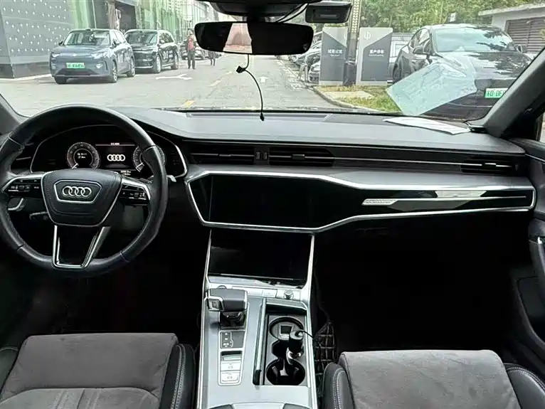 Audi A6L New Energy 2023 — фото 6