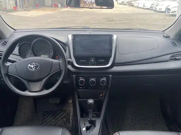 Toyota Yaris L 2016