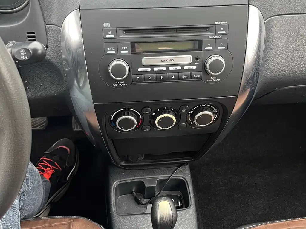 Suzuki SX4 2015 — фото 16