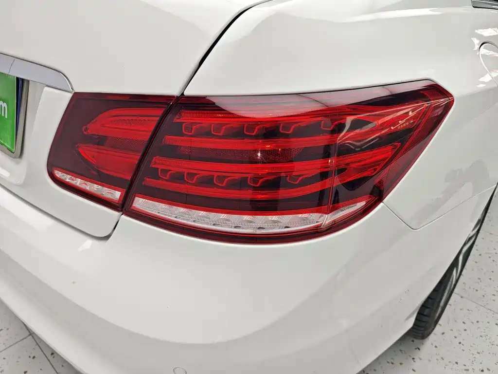 Mercedes-Benz E-Class 2015 — фото 8