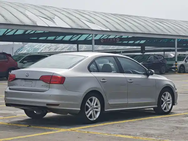 Volkswagen Sagitar 2019