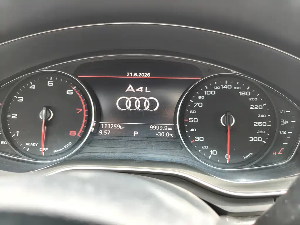 Audi A4L 2017 — фото 7