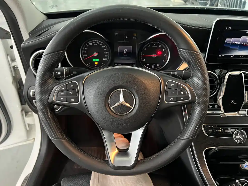 Mercedes-Benz C-Class 2017 — фото 10