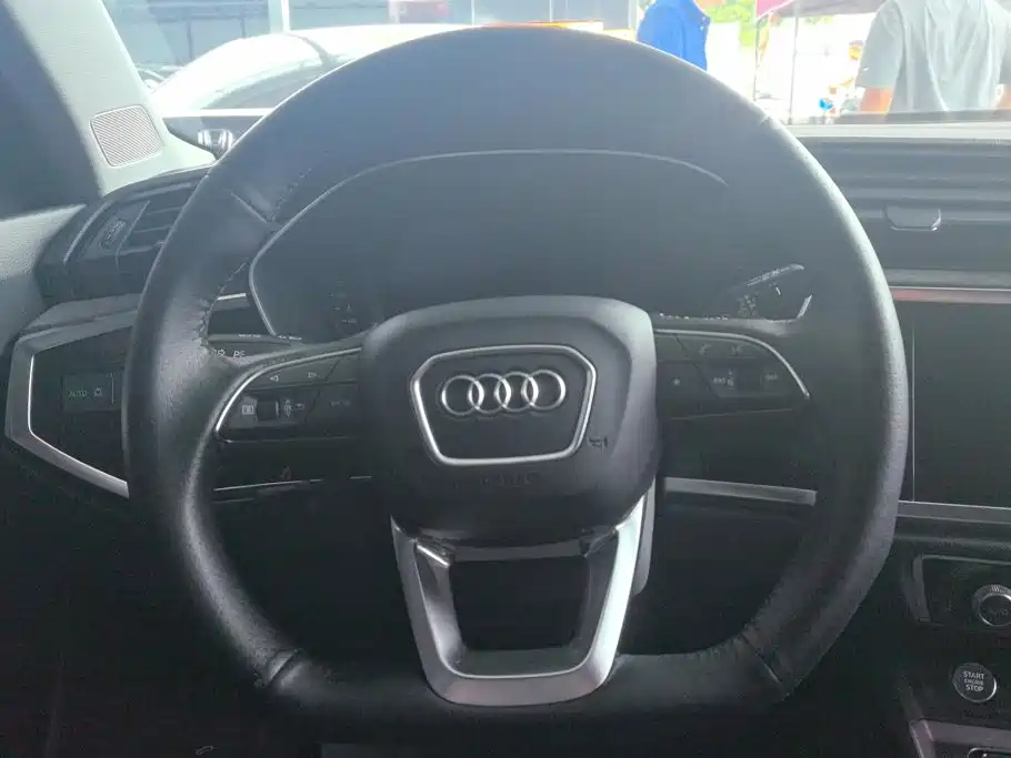 Audi Q3 2020 — фото 15