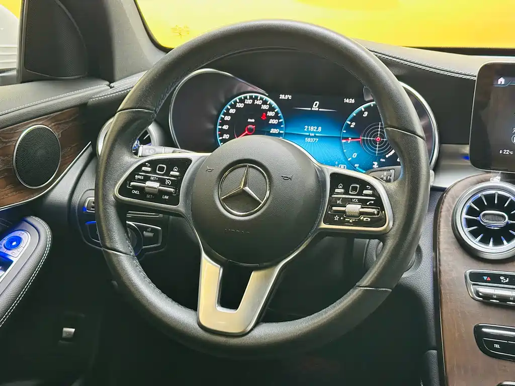 Mercedes-Benz GLC 2020 — фото 11