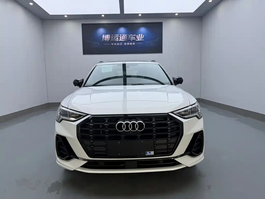 Audi Q3 2022 — фото 2