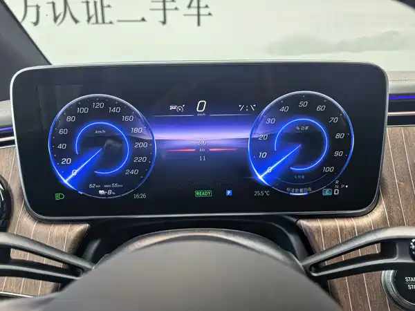 Mercedes-Benz EQE SUV 2025