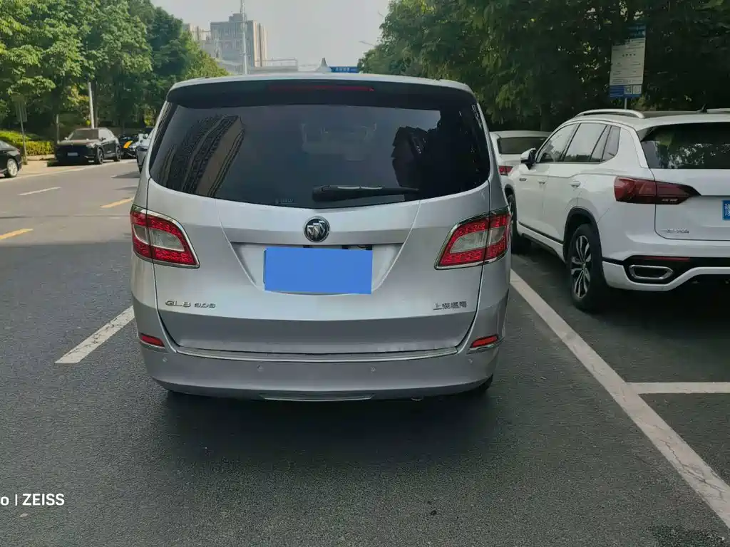 Buick GL8 2012 — фото 4