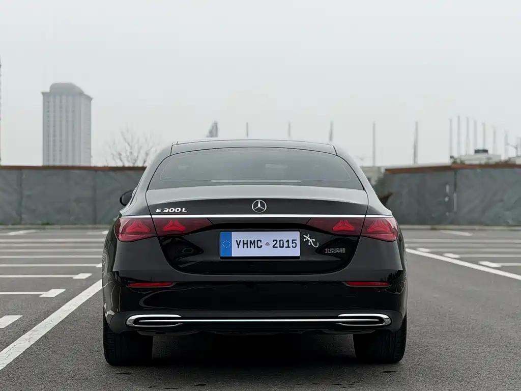 Mercedes-Benz E-Class 2024