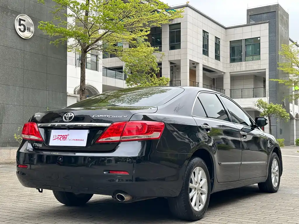 Toyota Camry 2016 — фото 9