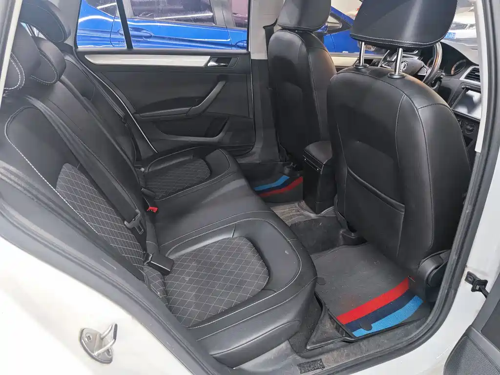 Skoda Rapid Spaceback 2019 — фото 10