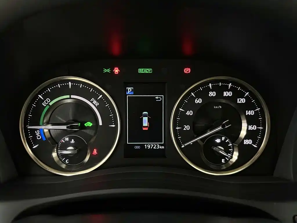 Toyota Vellfire 2022 — фото 25