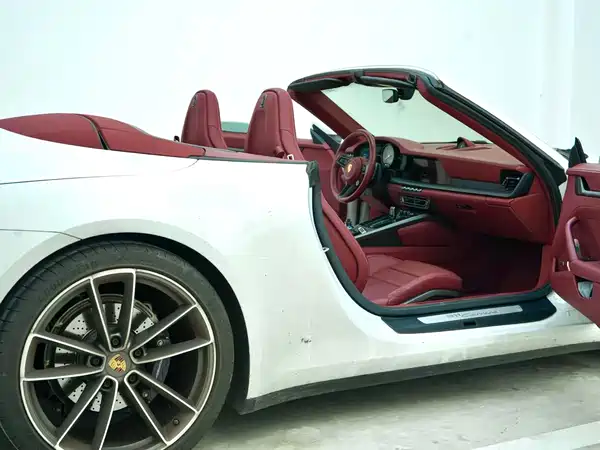 Porsche 911 2023