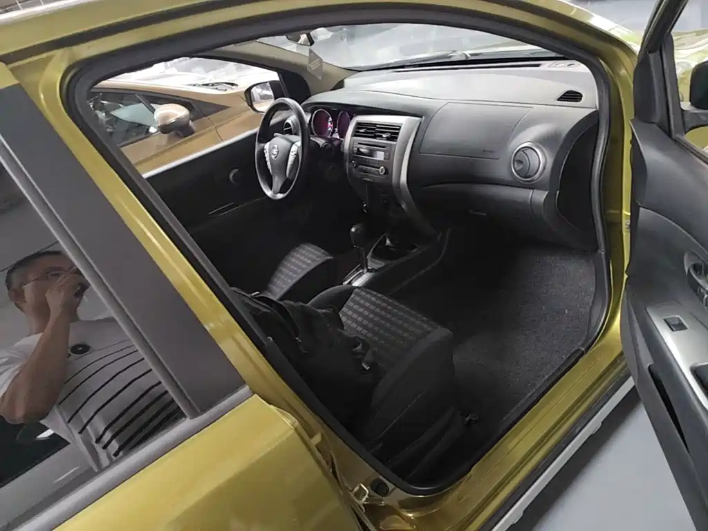 Nissan Livina 2014 — фото 11