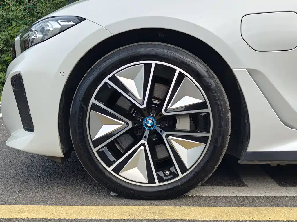 BMW i3 2023