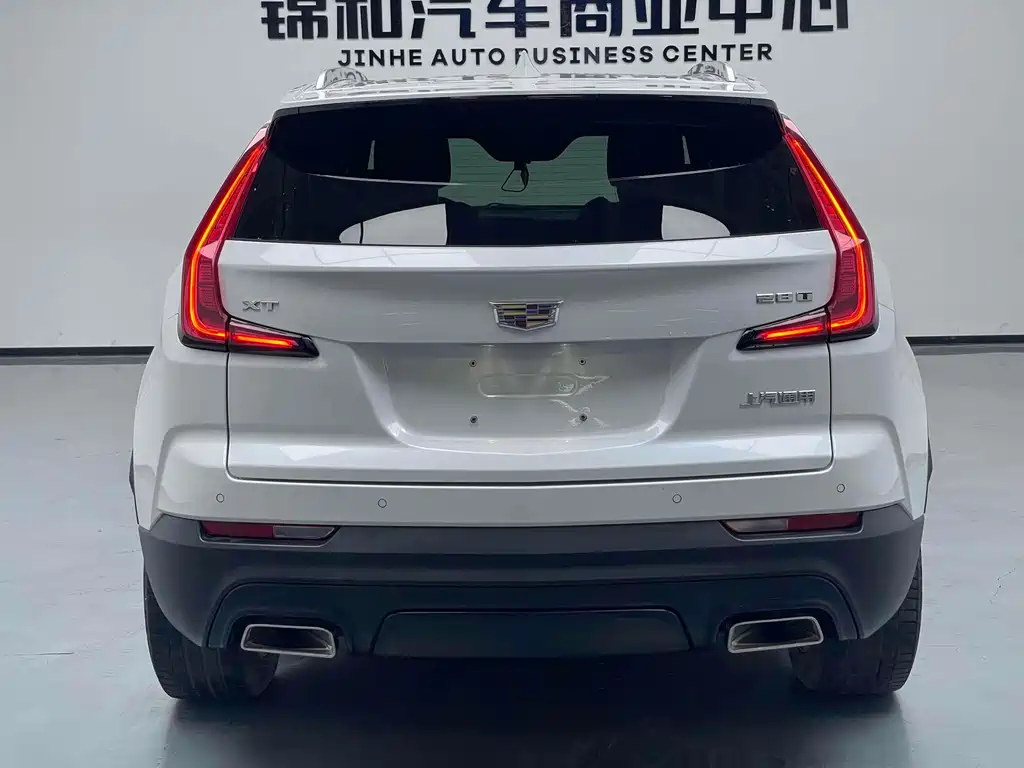 Cadillac XT4 2020 — фото 8