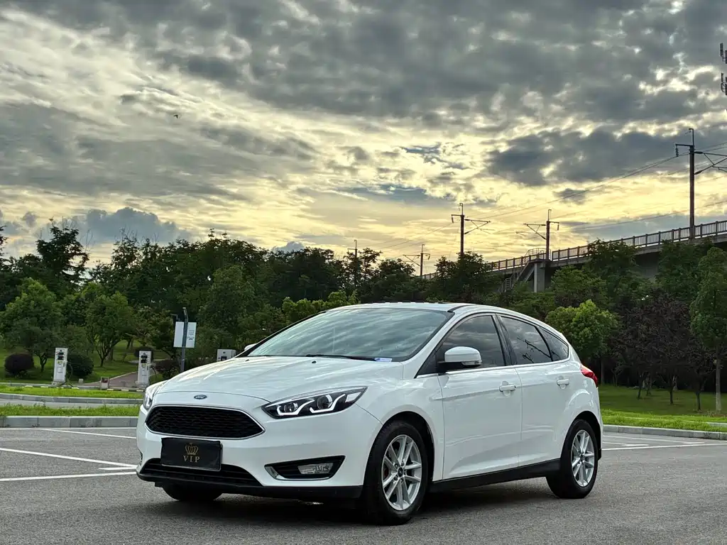 Ford Focus 2016 — фото 1