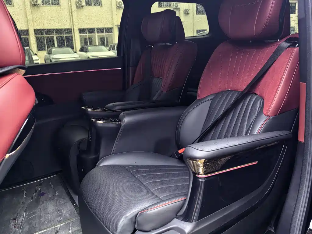 GAC Motor Trumpchi M8 2023 — фото 5