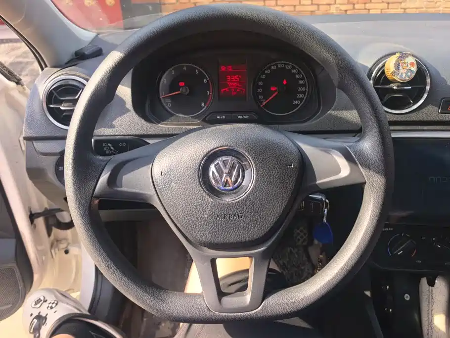 Volkswagen Jetta 2018 — фото 15