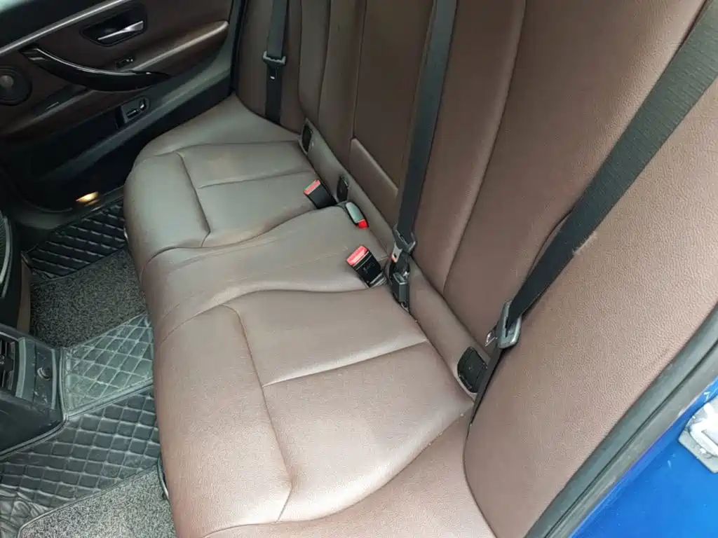 BMW 3 Series 2019 — фото 17