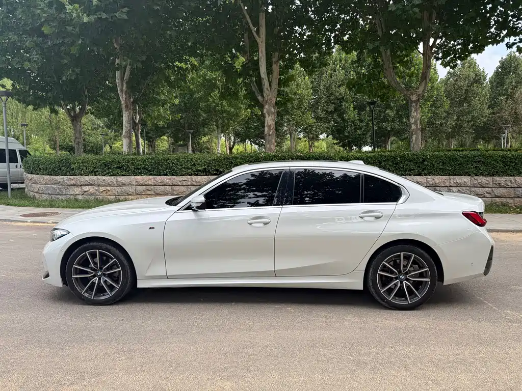 BMW 3 Series 2024