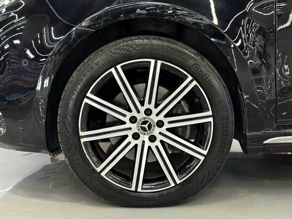 Mercedes-Benz V-Class 2022 — фото 22