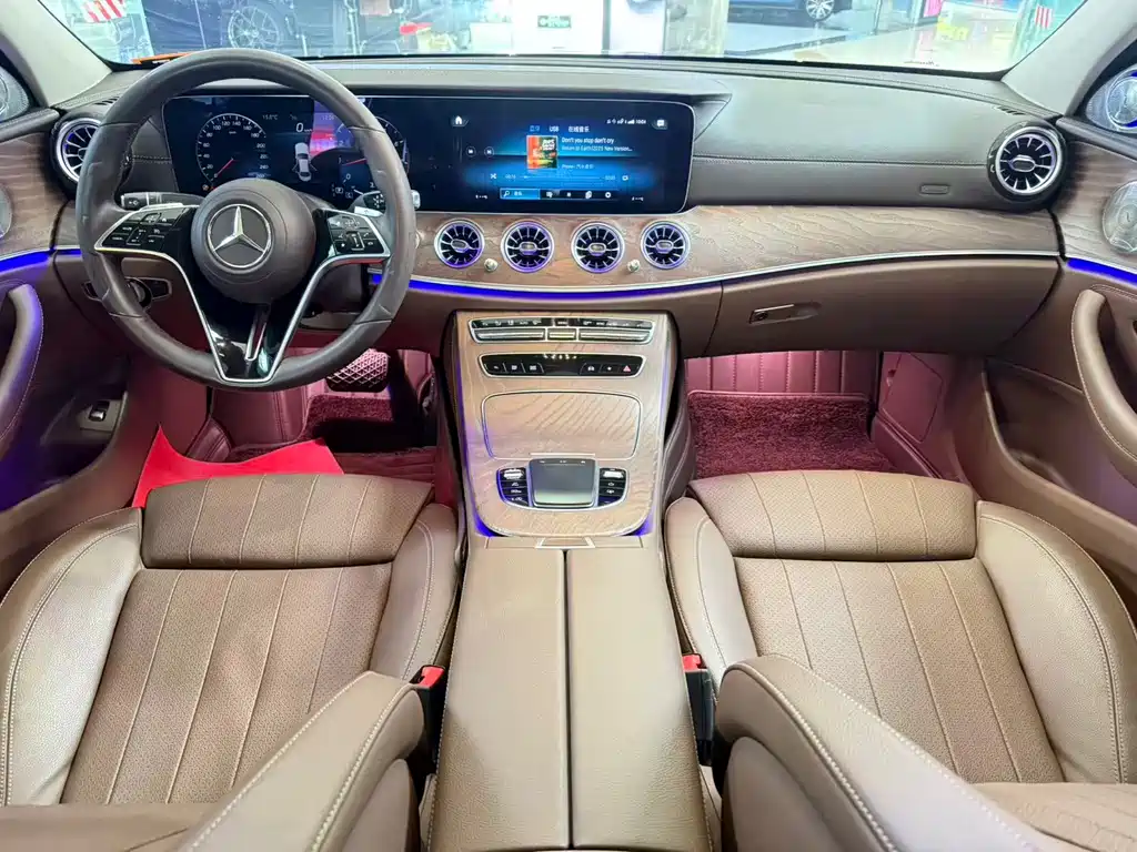 Mercedes-Benz E-Class 2022 — фото 8