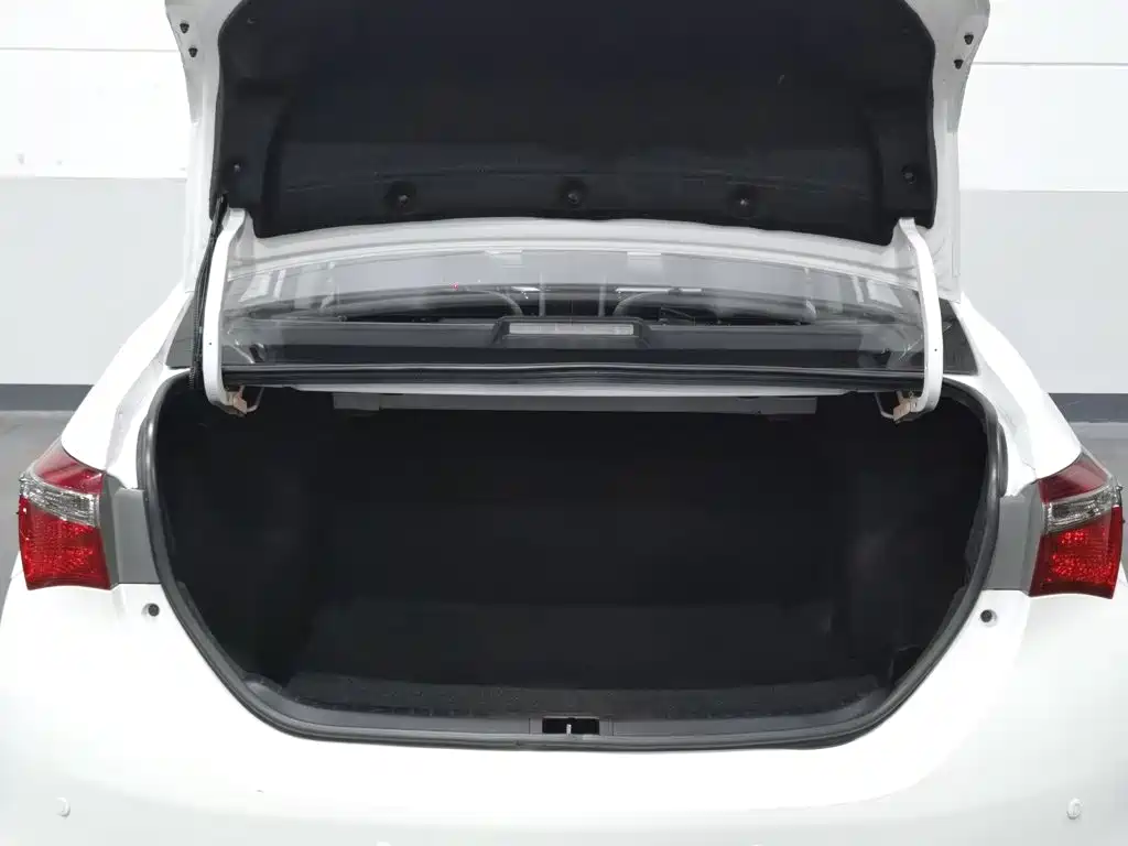 Toyota Corolla 2018 — фото 16