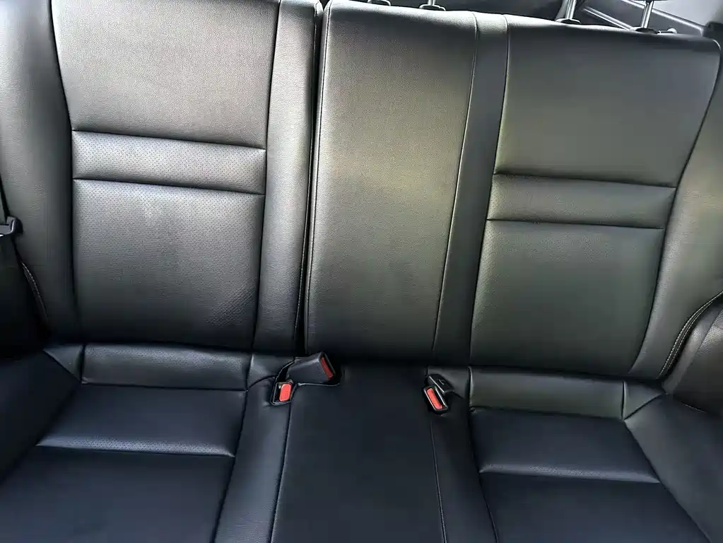 Toyota Yaris L 2018 — фото 14