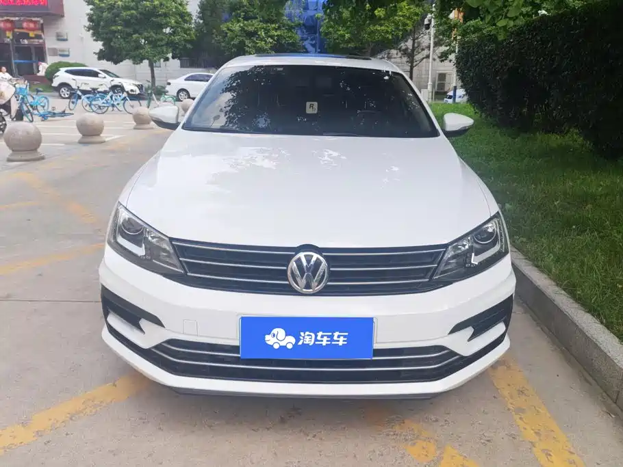 Volkswagen Sagitar 2018