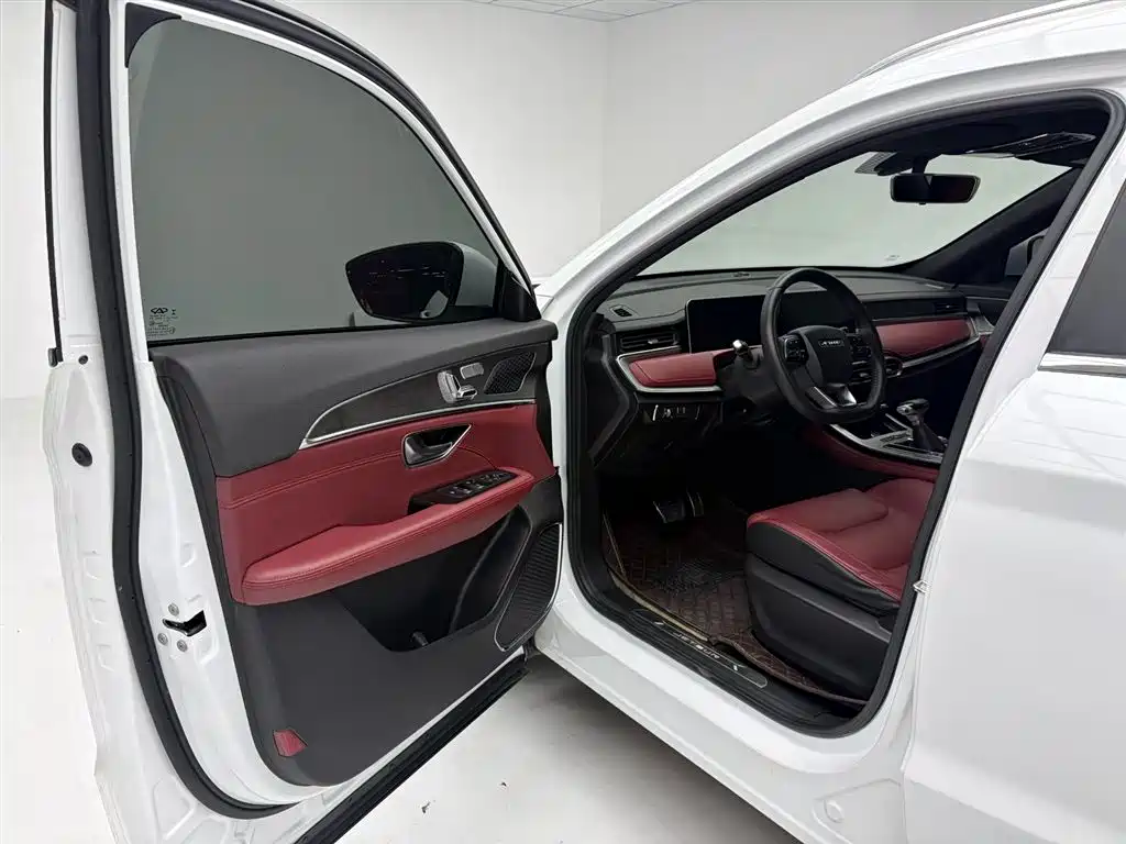 Jetour X70 PLUS 2022 — фото 10