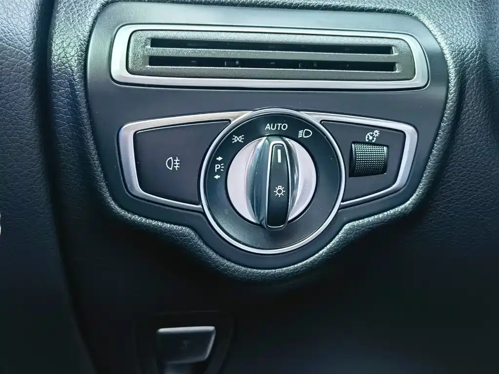 Mercedes-Benz GLC 2021 — фото 30