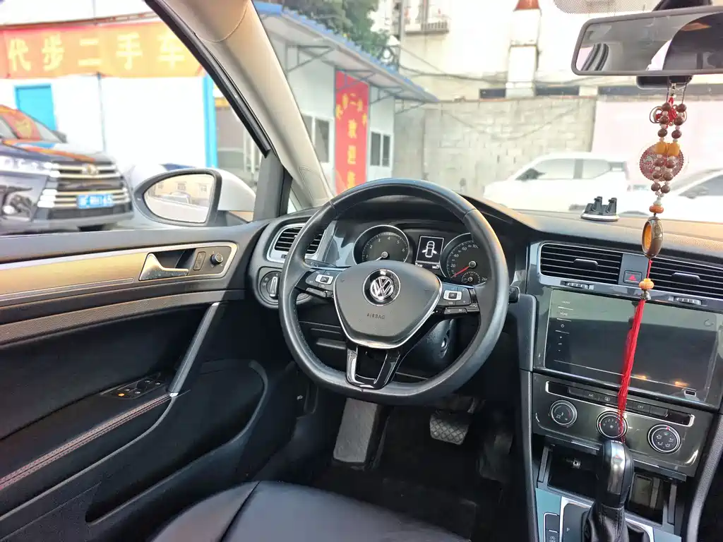 Volkswagen Golf 2020