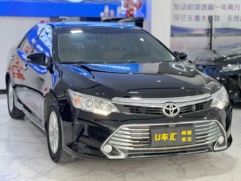 Toyota Camry 2016 — фото 3