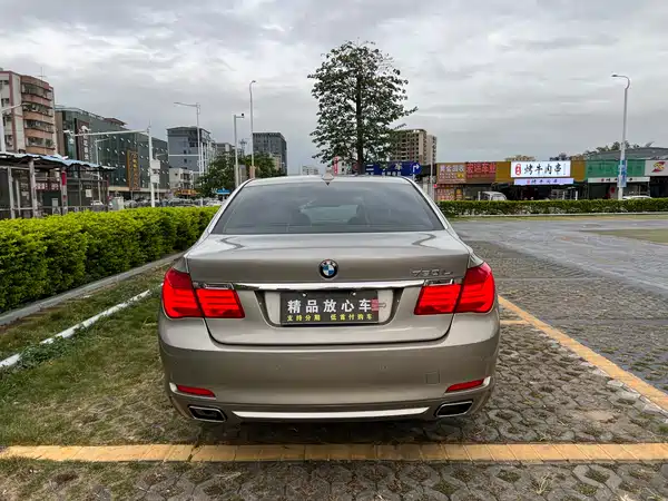 BMW 7 Series 2011