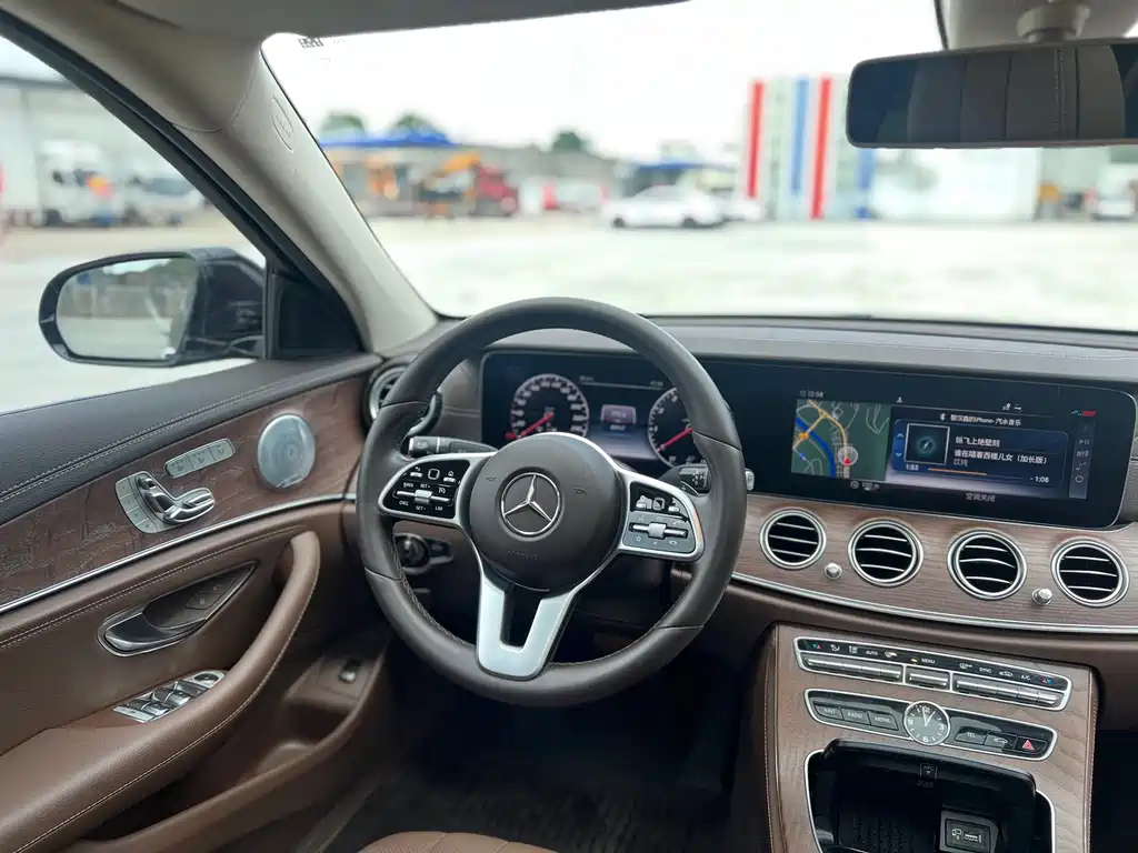 Mercedes-Benz E-Class 2020 — фото 15