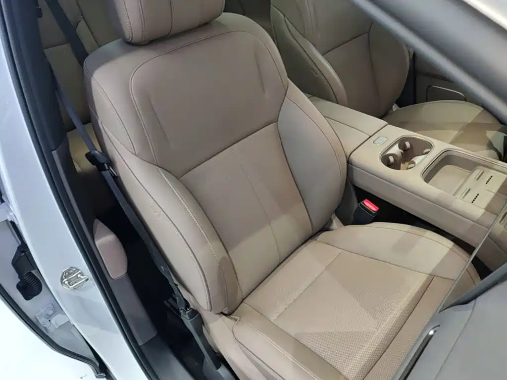 Li Auto i6 2025 — фото 25