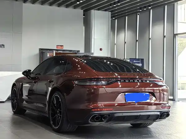 Porsche Panamera 2023