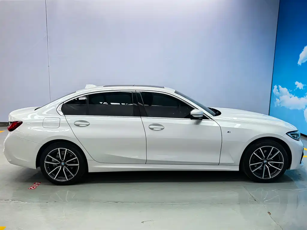 BMW 3 Series 2022