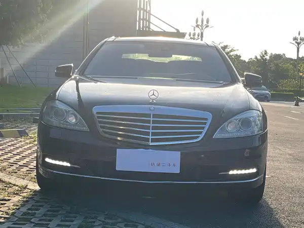Mercedes-Benz S-Class 2012