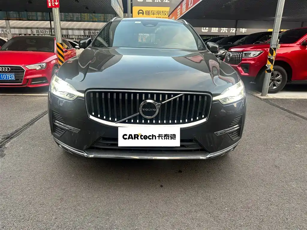 Volvo XC60 2022 — фото 2