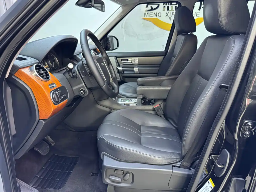 Land Rover Discovery 2016 — фото 14