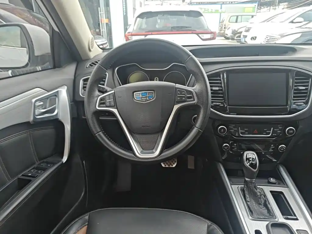 Geely Vision X6 2017 — фото 11
