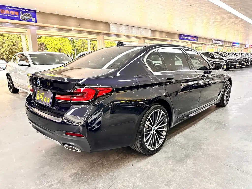BMW 5 Series 2022 — фото 15