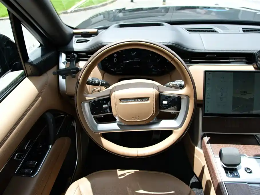 Land Rover Range Rover 2024 — фото 17